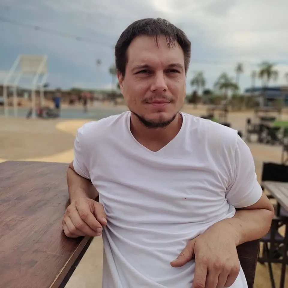 Retrato de Daniel Pineda, vocal coach y creador del Método EasySing